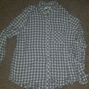 Long sleeve white and black plaid button up shirt